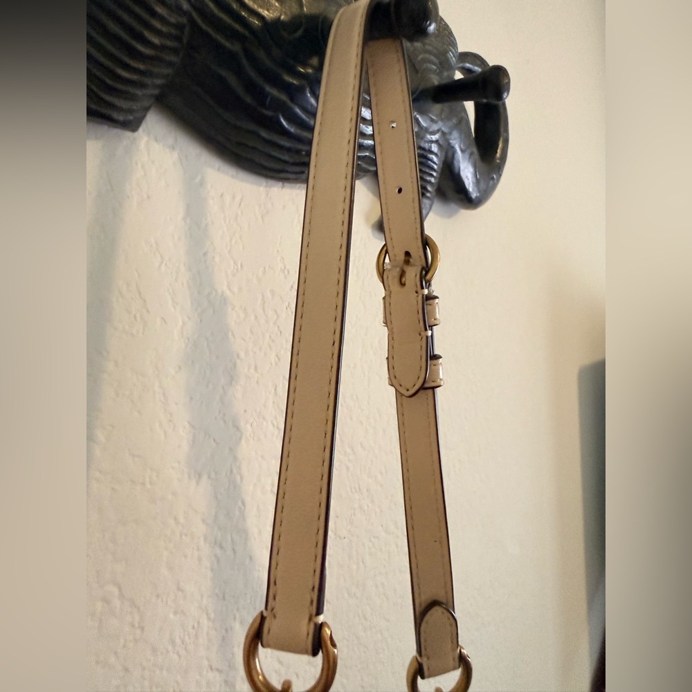Tory Burch Kira chain shoulder bag in a light cream or “brie" color - Picture 9 of 16
